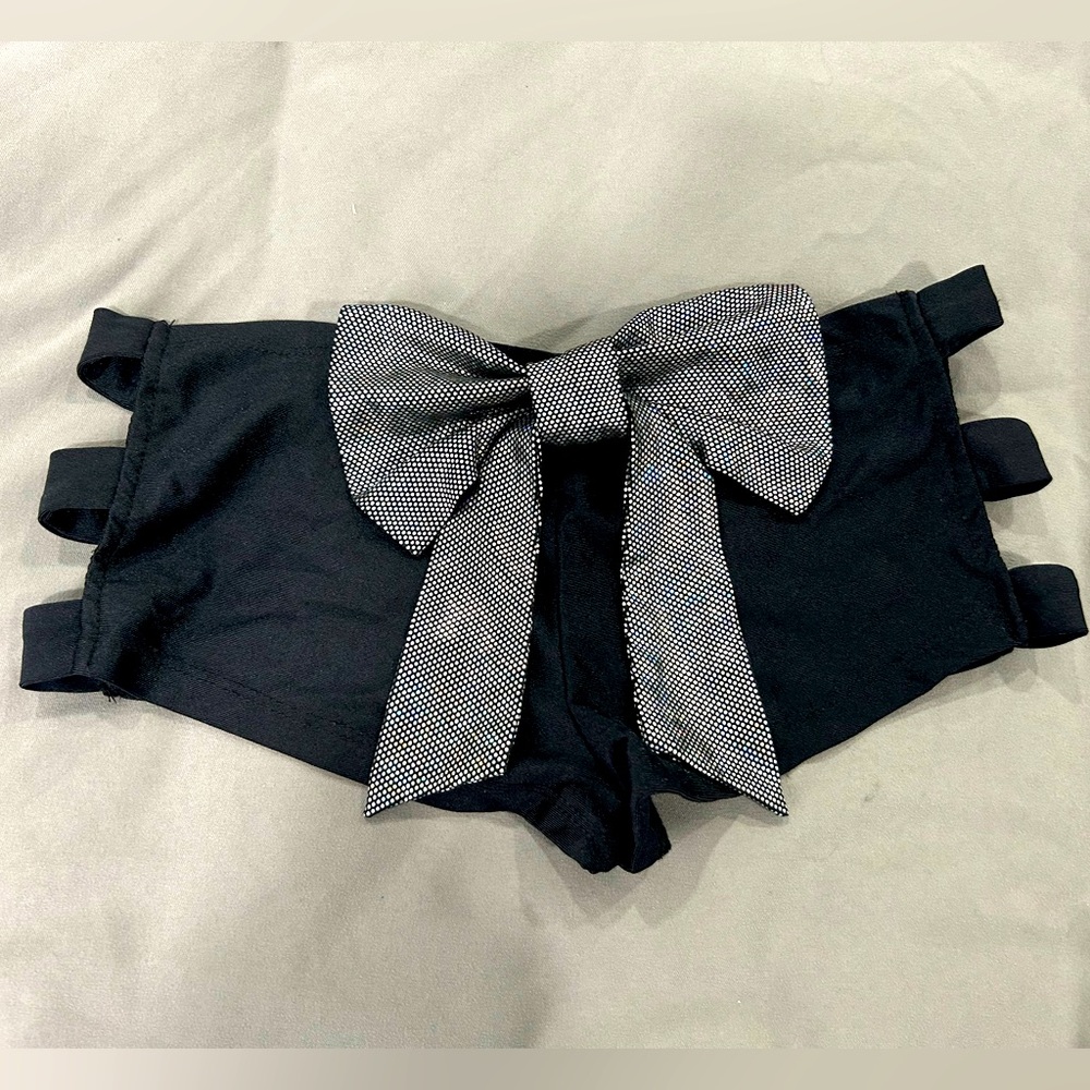 iHEARTRAVES Shorts with Bow